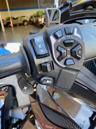 LOW MILES 2013 CAN AM SPYDER ST LIMITED - NAVIGATION AM FM STEREO -... for sale in Tempe, NM – photo 14