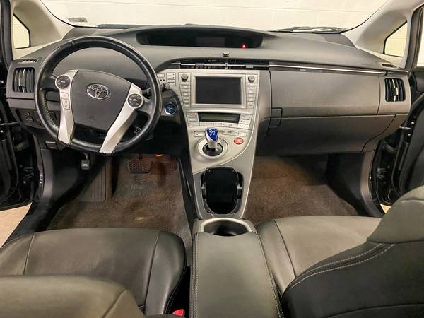For sale 2013 Toyota Prius - cars & trucks - by owner - vehicle... for sale in Arlington Heights, IL – photo 8