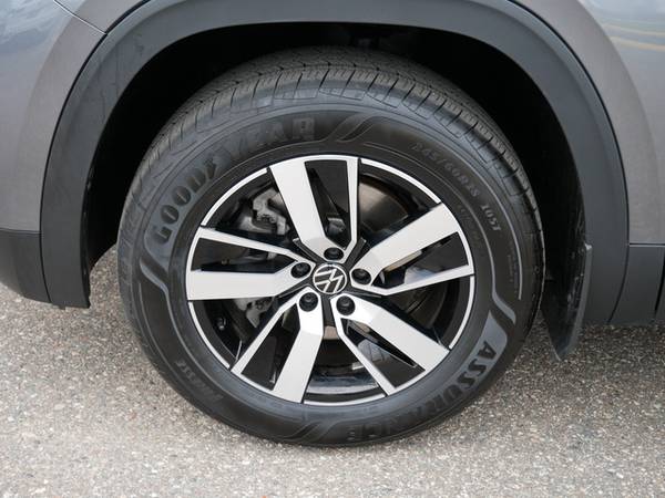 2021 Volkswagen VW Atlas 2 0T SE - - by dealer for sale in Inver Grove Heights, MN – photo 11
