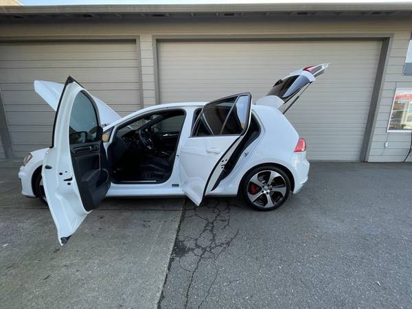 2016 Volkswagen Golf GTI SE w/Performance Pkg - - by for sale in Milwaukie, OR – photo 13