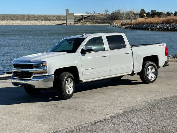 2018 Chevrolet Silverado 1500 Crew Cab - Financing Available! - cars... for sale in Junction City, KS – photo 2