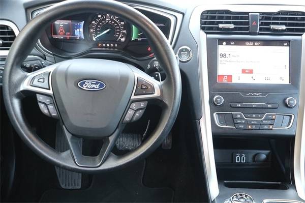 2019 Ford Fusion SE - cars & trucks - by dealer - vehicle automotive... for sale in Fairfield, CA – photo 12