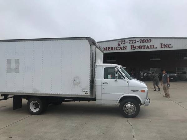 1994 box truck . Runs excellent. 16ft box truck. Slightly negotiable for sale in Euless, TX – photo 3