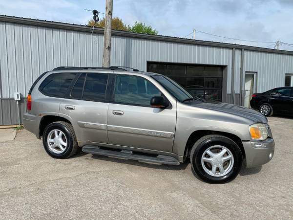 2002 GMC Envoy 4dr 4WD SLT - - by dealer - vehicle for sale in CENTER POINT, IL – photo 2