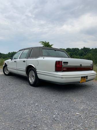 94 Lincoln town car Cartier - cars & trucks - by owner - vehicle... for sale in Carthage, NY – photo 12