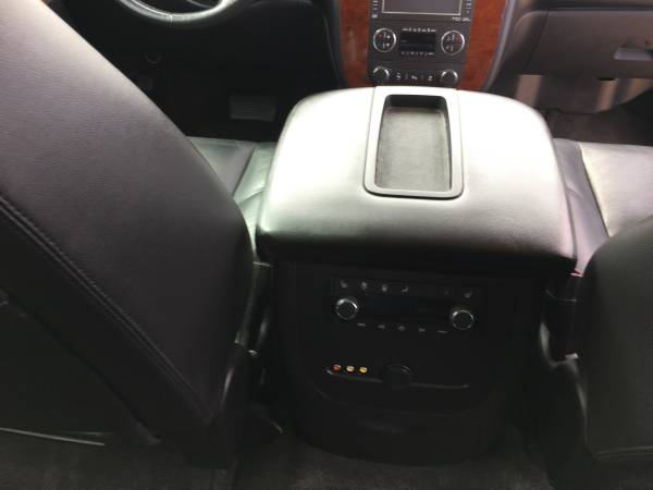 2012 Chevrolet Suburban 4WD LTZ for sale in freeport, TX – photo 15