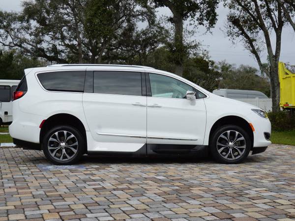 2017 Chrysler Pacifica Limited 4dr Wagon Brigh for sale in Bradenton, FL – photo 5