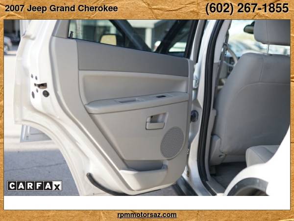 2007 Jeep Grand Cherokee Laredo 4WD - cars & trucks - by dealer -... for sale in Phoenix, AZ – photo 11