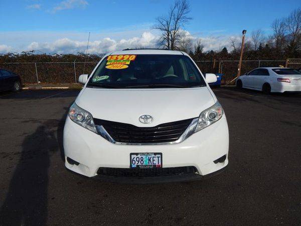 2011 Toyota Sienna LE Minivan 4D for sale in Eugene, OR – photo 7