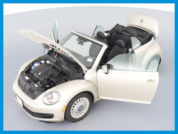 2013 VW Volkswagen Beetle 2 5L Convertible 2D Convertible Beige for sale in Chatham, IL – photo 15