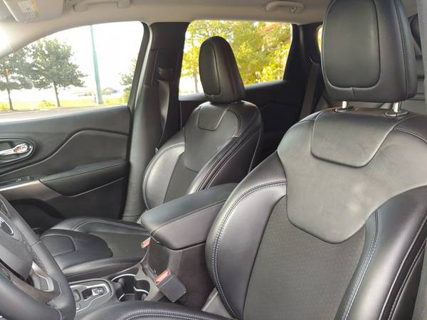 2019 JEEP CHEROKEE LATITUDE LOW MILES! LEATHER! 1 OWNER! LIKE NEW! for sale in Norman, TX – photo 8