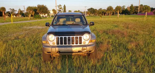 2005 Jeep liberty crd diesel 4x4 3"lift - cars & trucks - by owner -... for sale in Grant, FL – photo 3