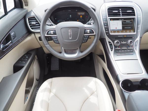 2019 Lincoln Nautilus Select - - by dealer - vehicle for sale in Glendale, CA – photo 10