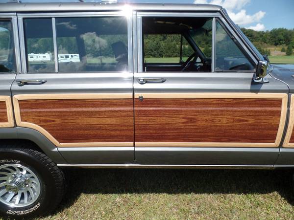 1990 *Jeep* *Grand Wagoneer* *4dr Wagon 4WD* Gray for sale in Johnstown , PA – photo 8