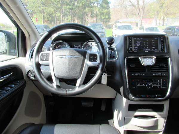 2014 Chrysler Town and Country Touring L Leather only 69K! Warranty! for sale in Minneapolis, MN – photo 7