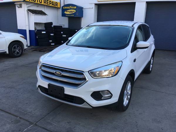 2017 Ford Escape SE AWD! Clean! We finance! for sale in STATEN ISLAND, NY