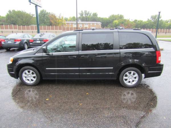 2010 Chrysler Town Country Touring 3.8L V6 Dual DVDs Remote Start!! for sale in Burnsville, MN – photo 4