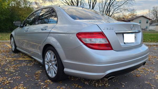 2008 Mercedes-Benz C300 For Sale - cars & trucks - by owner -... for sale in Hoffman Estates, IL – photo 4