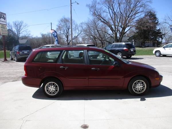 2007 Ford Focus ZXW SES Wagon FWD Low Miles - - by for sale in CENTER POINT, IA – photo 2