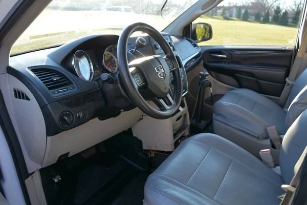 2014 Dodge Grand Caravan Braun Mobility Van - FREE WARRANTY... for sale in Crystal Lake, WI – photo 8