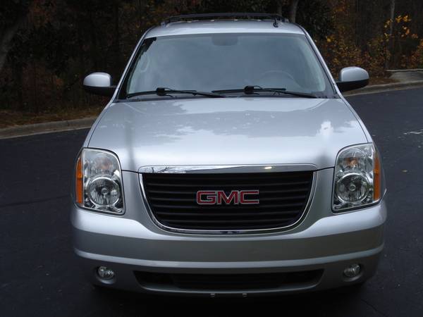 12 GMC Yukon XL SLT 4WD Well Equipped X-Clean! - cars & trucks - by... for sale in Raleigh, NC – photo 3