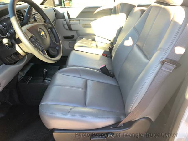 *Chevrolet* *3500HD 4X4 CREW CAB JUST 25k MILES SRW ONE TON - cars &... for sale in FRANKLINTON, VA – photo 9
