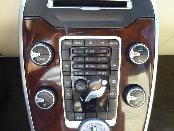 2013 VOLVO XC70 4DR WGN 3.2L with AM/FM stereo w/CD/MP3/WMA player... for sale in Phoenix, AZ – photo 16