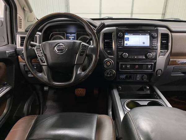 2016 Nissan TITAN XD Crew Cab - Small Town & Family Owned! Excellent for sale in Wahoo, NE – photo 14