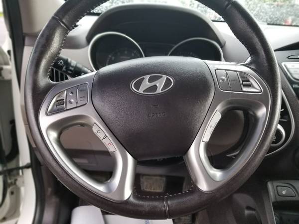2011 Hyundai Tucson Limited Auto AWD for sale in Westmoreland, NY – photo 11