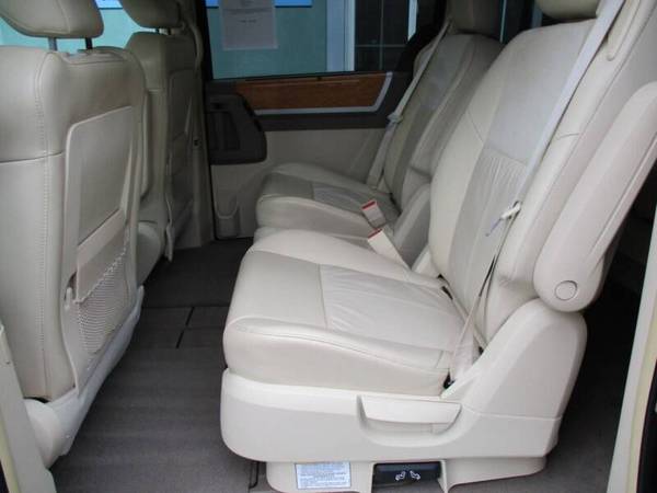 2008 Chrysler Town and Country Limited 4dr Mini Van - cars & trucks... for sale in Youngstown, PA – photo 21