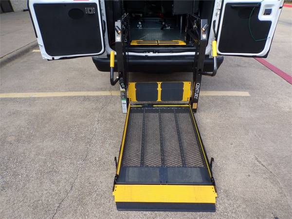 78K MILE FORD E350 HANDICAPPED WHEELCHAIR ADA MOBILITY POWER LIFT... for sale in irving, TX – photo 2