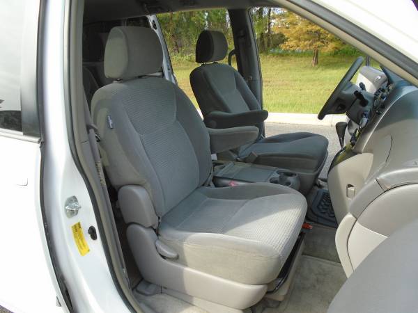 TOYOTA SIENNA mini VAN LE - cars & trucks - by dealer - vehicle... for sale in Gainesville, FL – photo 13