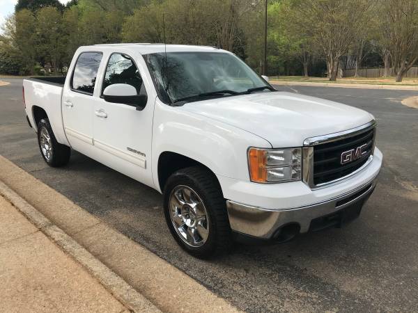 2010 GMC SIERRA 1500 SLT - SUPER CLEAN/0 ACC/NEEDS NOTHING - cars & for sale in Peachtree Corners, GA – photo 3