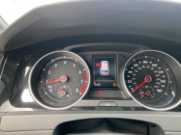 2018 Volkswagen GTI SE, 6 Speed Manual, Sunroof, Heated Seats, 19K! for sale in Milton, WA – photo 9