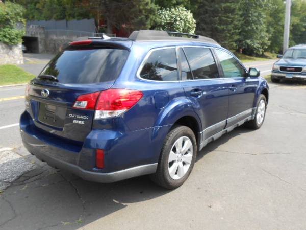 2011 Subaru Outback 2 5i Limited Wagon 1 Owner Excellent Condition! for sale in Seymour, NY – photo 4