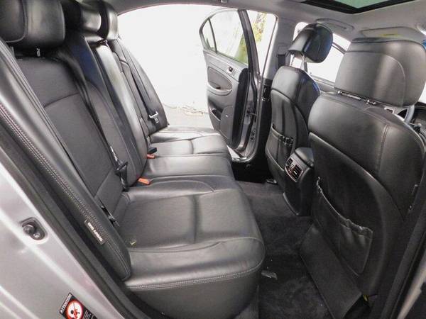 2010 Hyundai Genesis 4 6L V8 Technology Pkg/Leather/Navi 4 6L V8 for sale in Gladstone, OR – photo 14