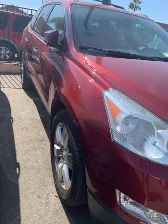 2011 Chevrolet Chevy Traverse LT 4dr SUV w/1LT - Buy Here Pay Here!... for sale in Spring Valley, CA – photo 3