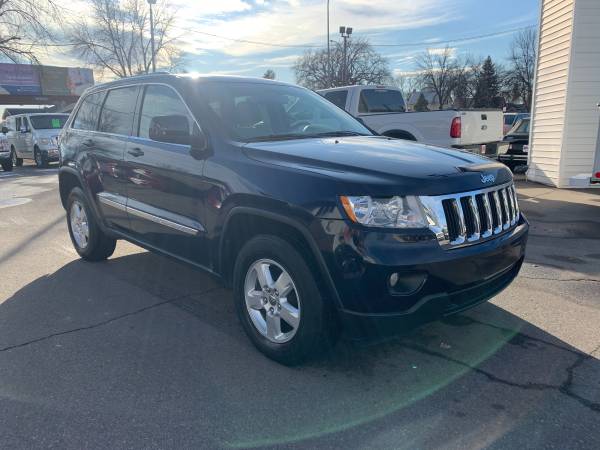 ★★★ 2013 Jeep Grand Cherokee Laredo 4x4 / ONLY 87k Miles! ★★★ - cars... for sale in Grand Forks, ND – photo 4