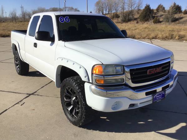 2006 GMC Sierra 1500 4X4 - ONLY 91K MILES - Financing Available -... for sale in Bennington, NE – photo 5