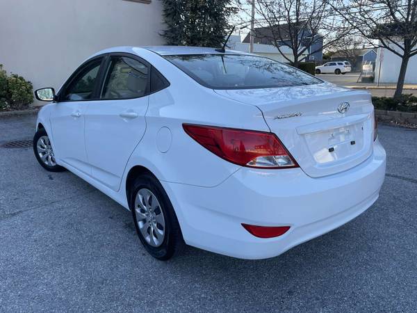2017 Hyundai Accent SE White/Gray Just 69K Miles Clean Title No for sale in Baldwin, NY – photo 5