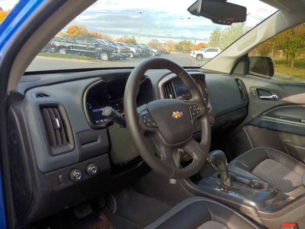 2020 CHEVROLET COLORADO Z71 4X4 ONLY 5,000 MILES 1 OWNER CLEAN... for sale in Norman, TX – photo 6