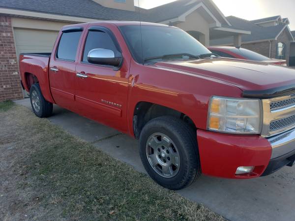 2011 Chevrolet silverado - cars & trucks - by owner - vehicle... for sale in Lubbock, TX – photo 4