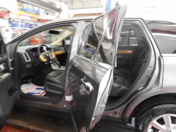 2010 LINCOLN MKX UNLIMITED - cars & trucks - by dealer - vehicle... for sale in Waterloo, IA – photo 6