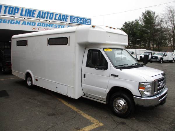 2016 Ford Econoline Commercial Cutaway E-450 18 FOOT, 24 PASSENGER for sale in South Amboy, DE – photo 2