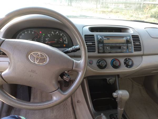 2002 Toyota Camry LE - cars & trucks - by owner - vehicle automotive... for sale in South Milwaukee, WI – photo 5