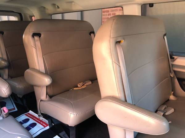2008 Ford E350 Ext Super Duty 14 Pass Van 96K 1 owner Like New! for sale in Chicago, IL – photo 16
