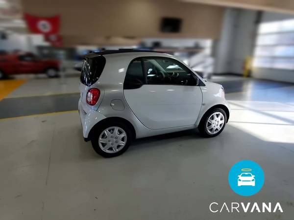 2017 smart fortwo Proxy Hatchback Coupe 2D coupe Silver - FINANCE -... for sale in Akron, OH – photo 12