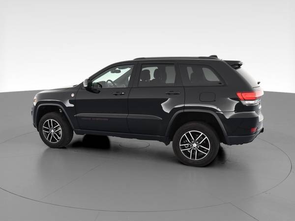 2018 Jeep Grand Cherokee Trailhawk Sport Utility 4D suv Black for sale in Bloomington, IN – photo 6