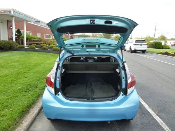 2016 Toyota Prius C 31, 920 miles! - - by dealer for sale in Huntingdon Valley, PA – photo 17