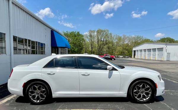 2016 CHRYSLER 300 S AWD - LOW MILES - - by dealer for sale in Decatur, IL – photo 5